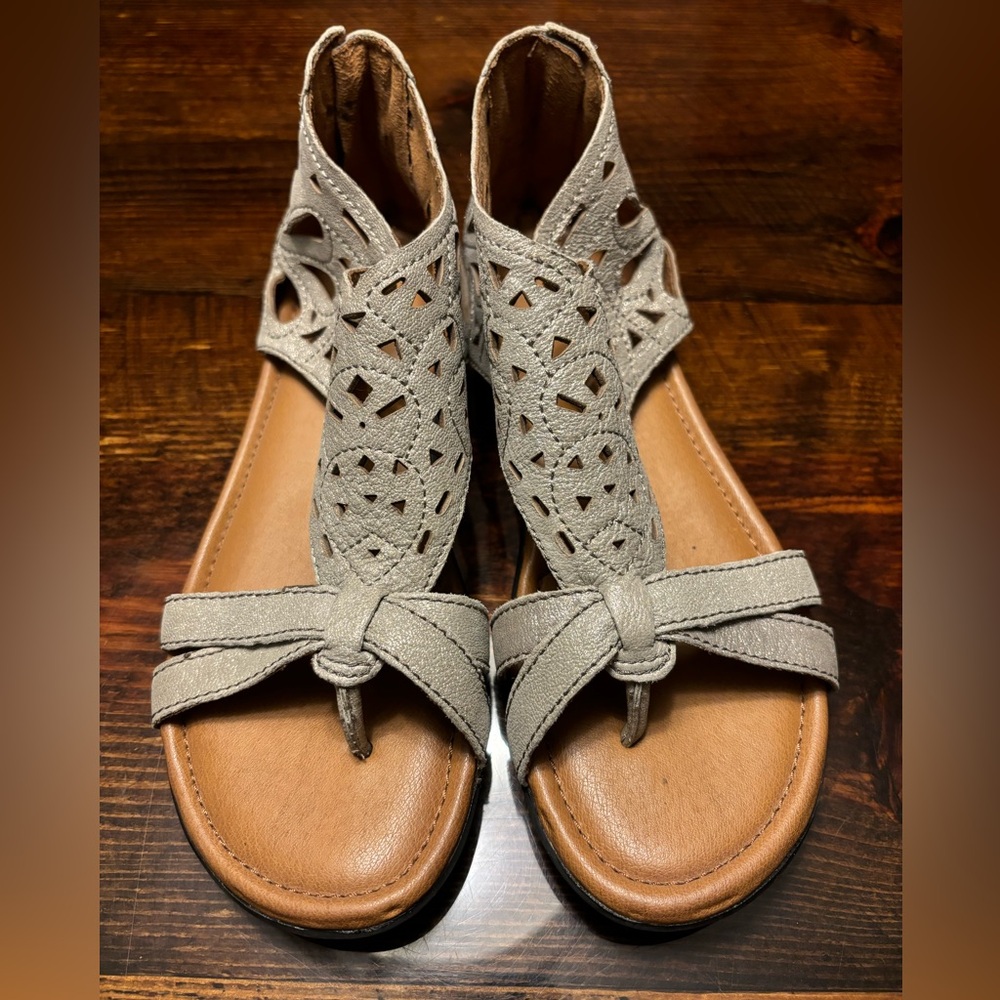 Rockport Cobb Hill Collection taupe gold leather sandals | 7
